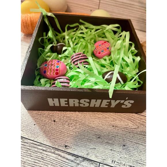 ⤵️ 🆕 6 Fake Candy Eggs with Box | Easter faux chocolate eggs - Picture 3 of 5